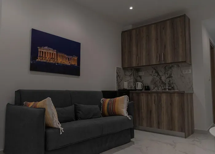 Athens Jacuzzi Apartment